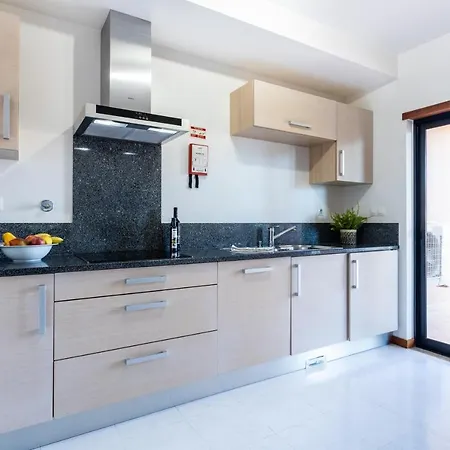 Daire Rock And Sea - Baia Da Luz